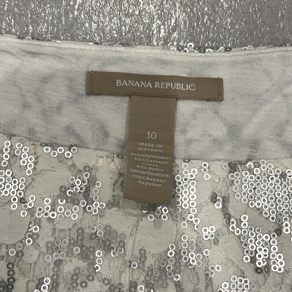 Banana Republic White Lace Silver Matte Sequins 3/4 Sleeve Blouse - Picture 4 of 14